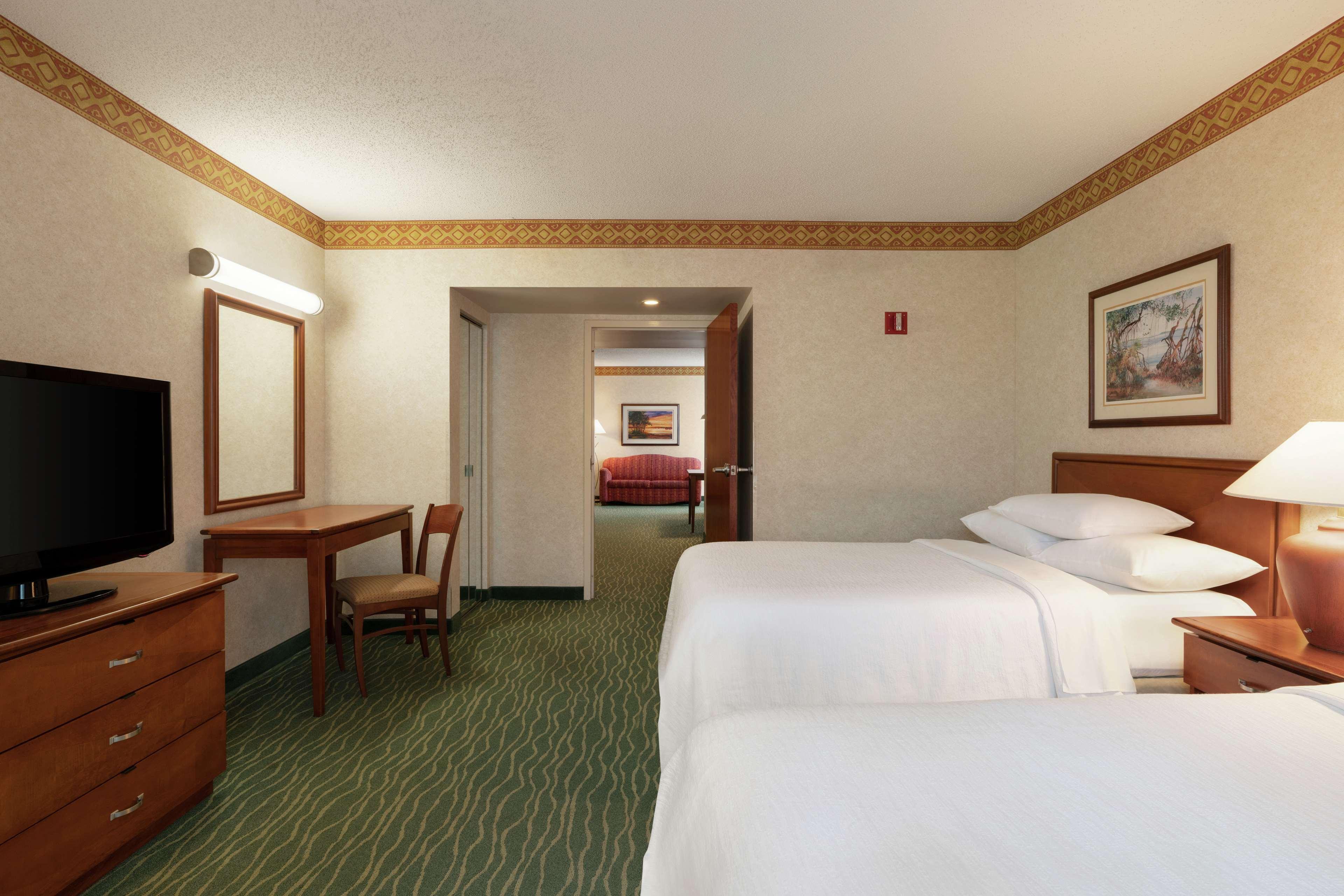 Embassy Suites By Hilton Tampa Usf Near Busch Gardens Ngoại thất bức ảnh